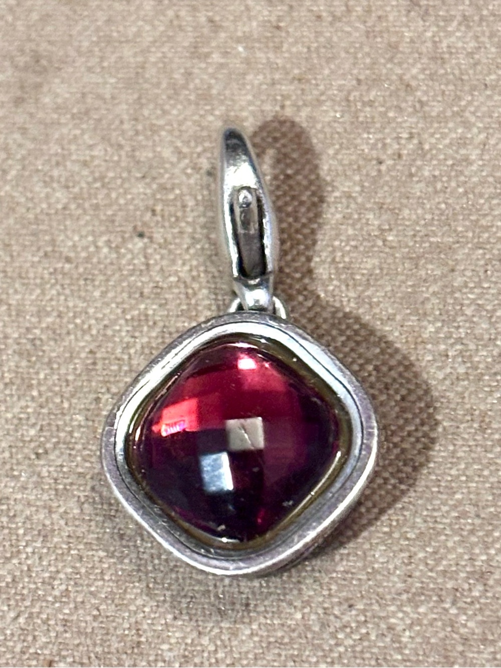 🆕Listing! Brighton January Venus Birthstone snap charm Dark red Garnet Retired